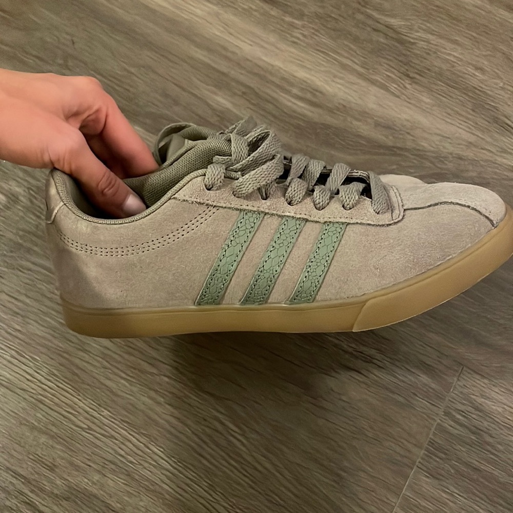 Size 6 1/2 women adidas
